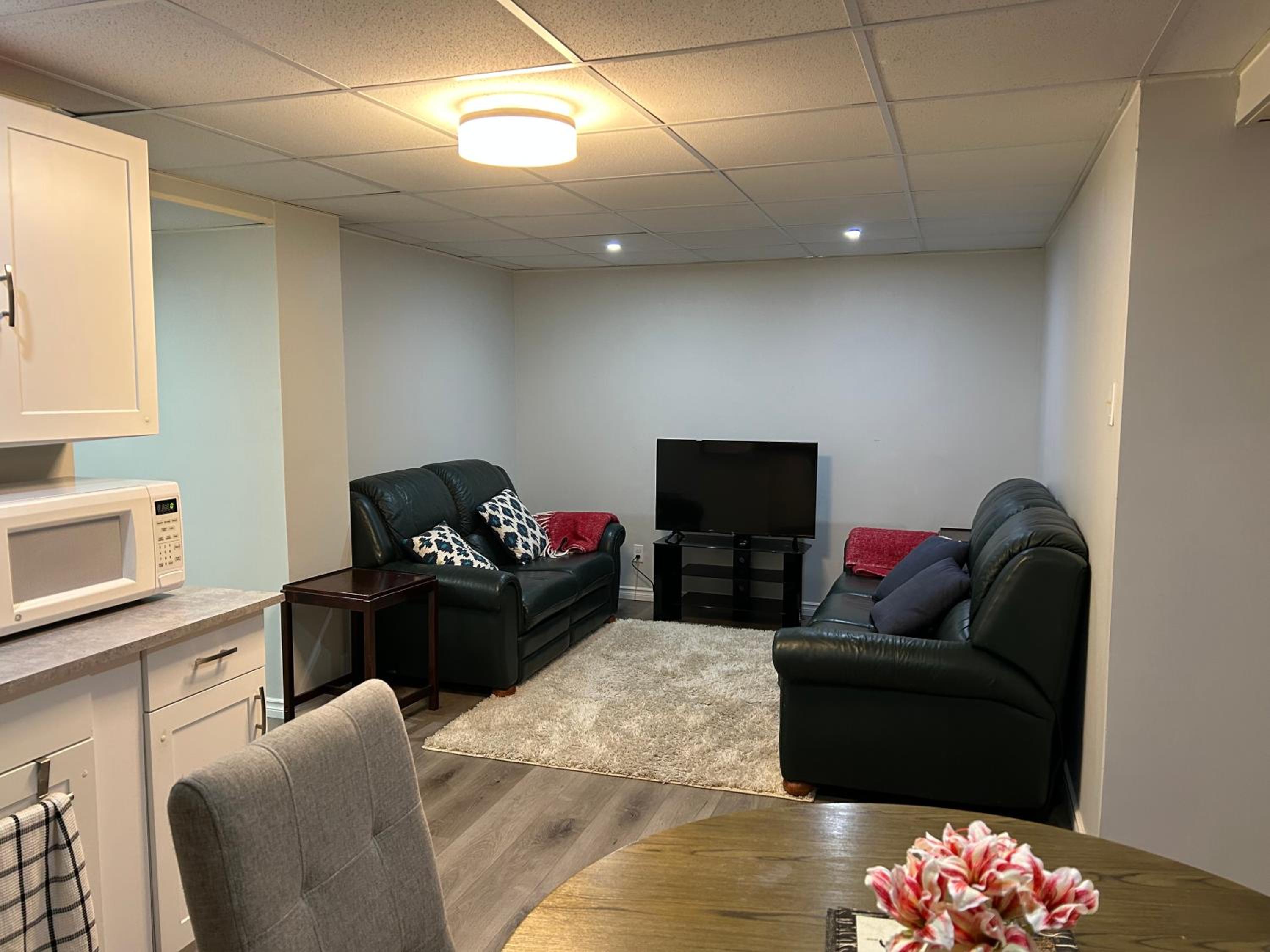A Bright Specious 1 Bedroom Unit in the Basement
