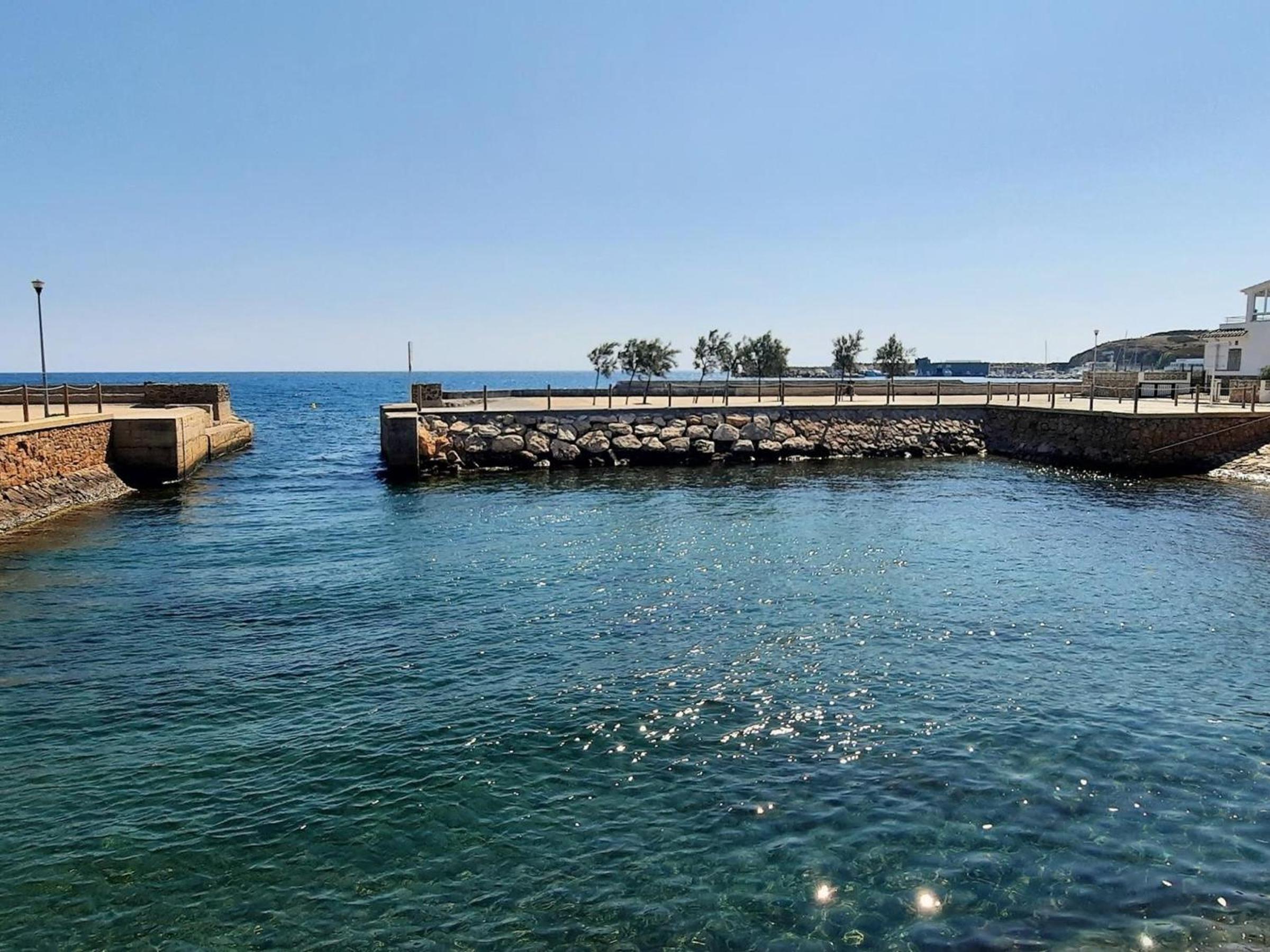 Apartamento Excelente en Primera Línea de Mar en Sant Carles, Llançà - ES-170-73 view 5