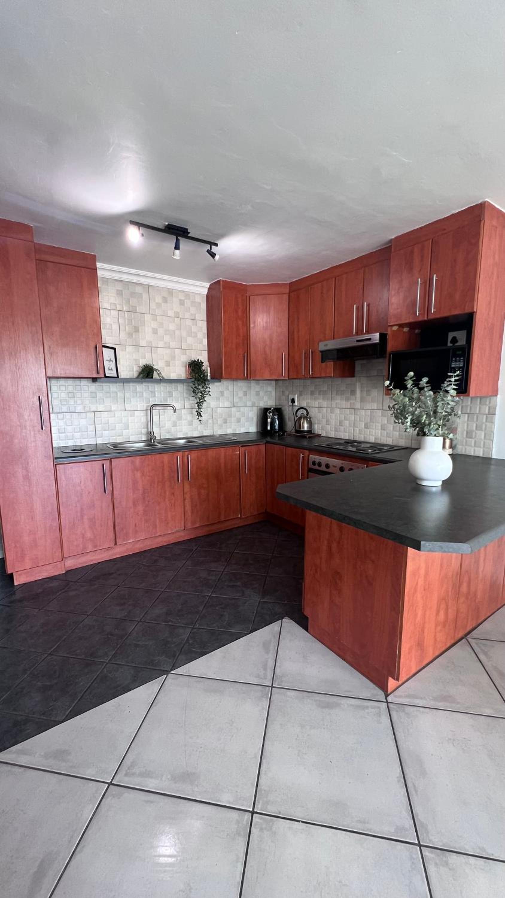 Family Holiday Home Rental in Port Elizabeth view 2