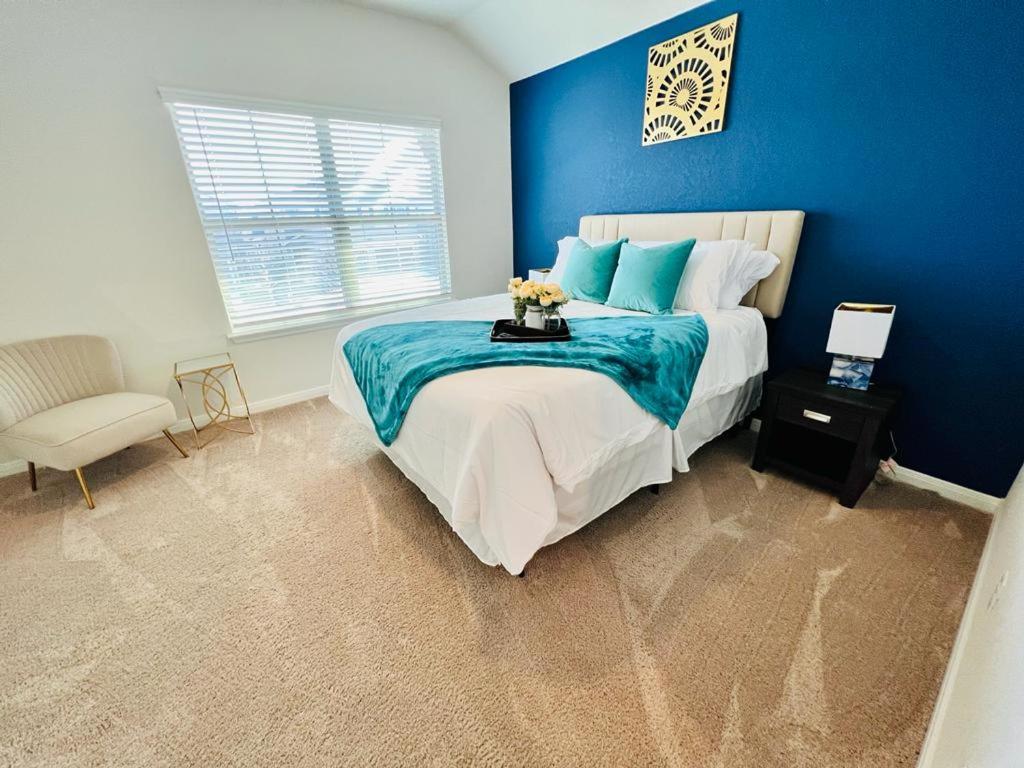 Daisy's Luxury Home view 5