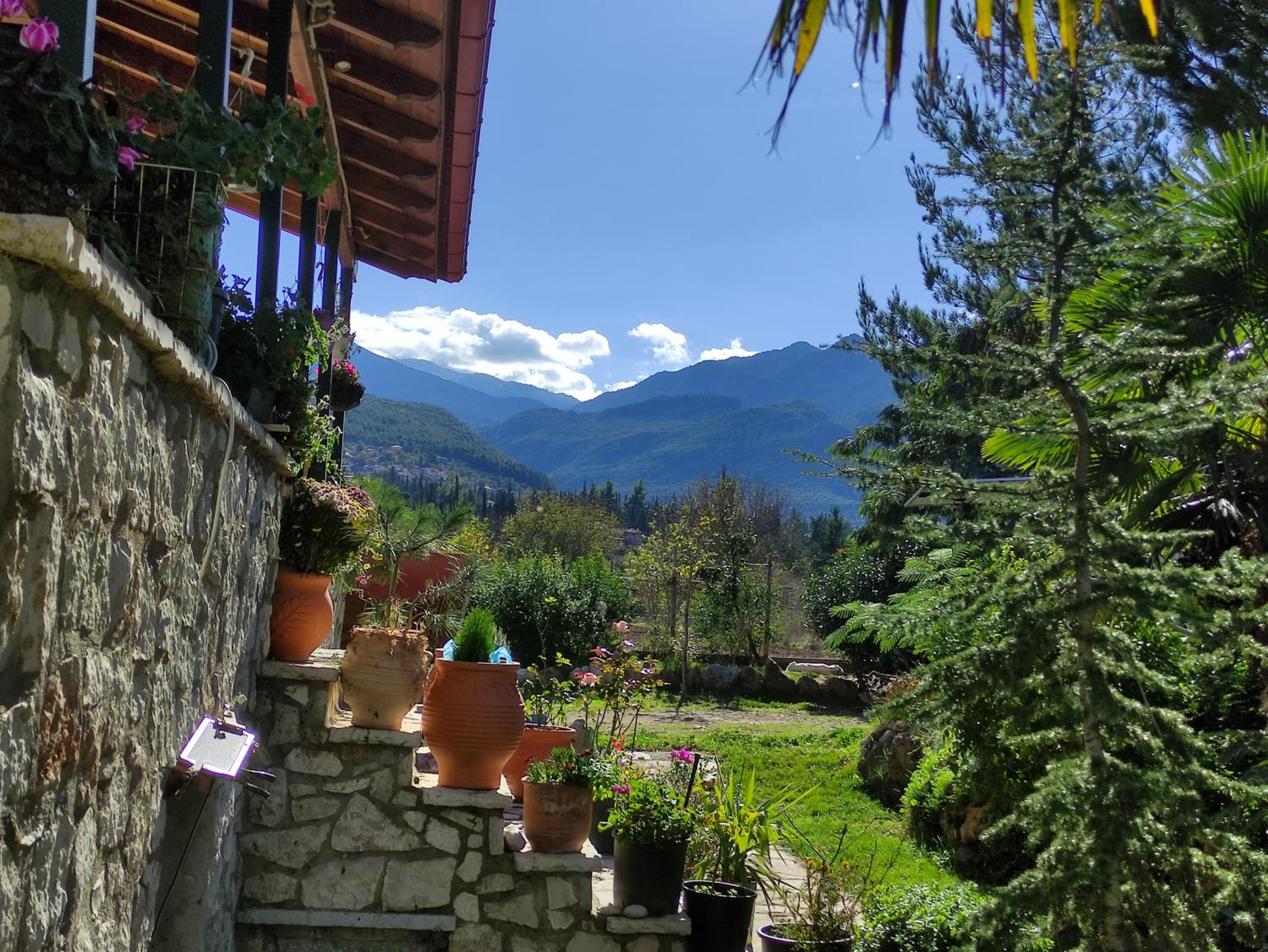 Villa Dorothy - Mountain View Retreat, Polydrosos