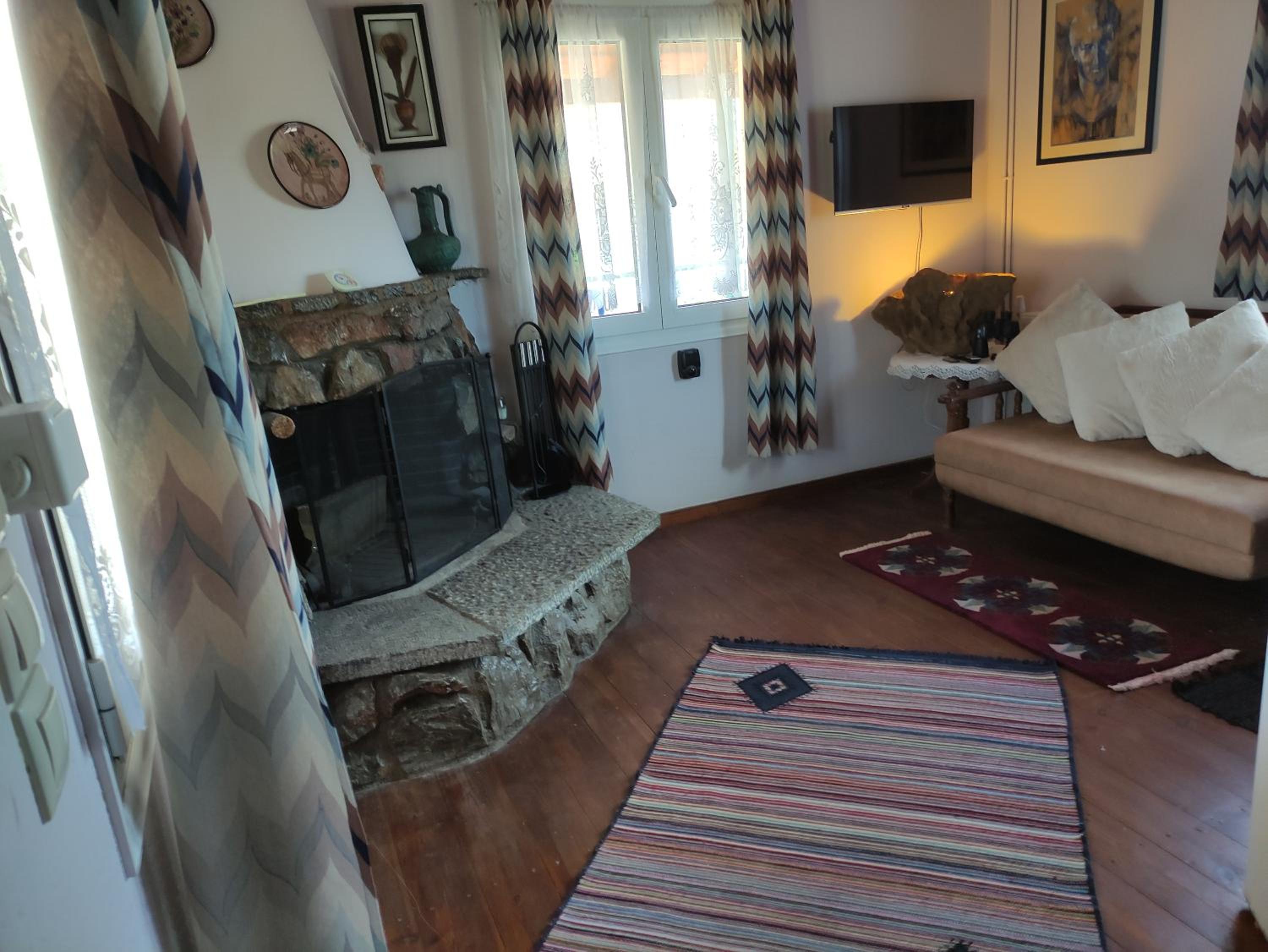 Villa Dorothy - Mountain View Retreat, Polydrosos