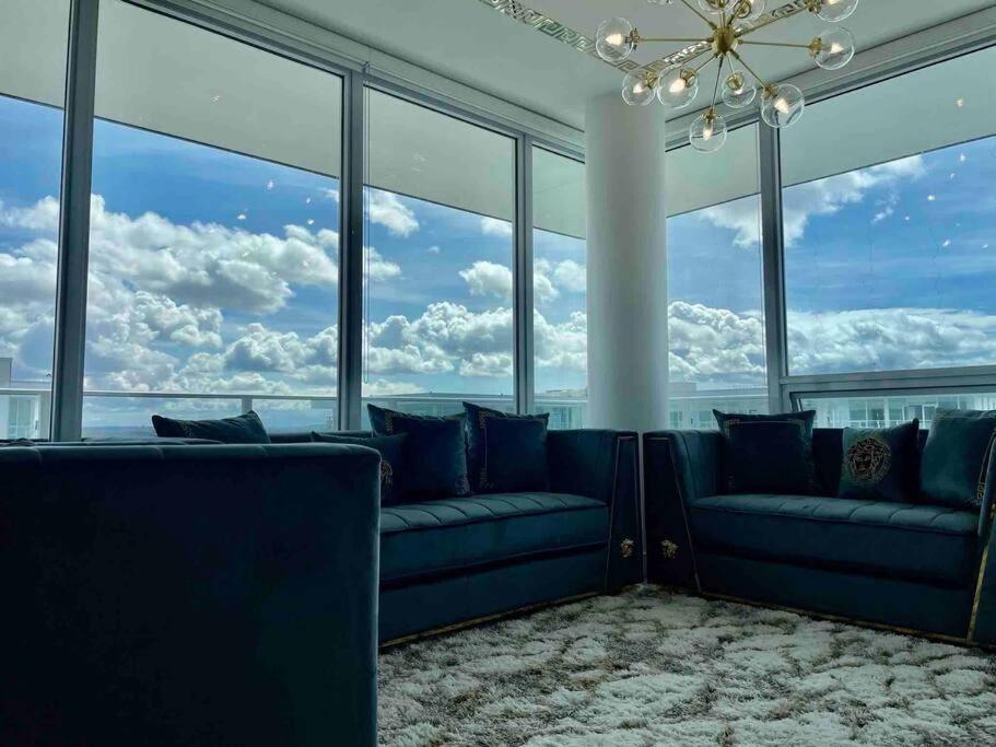 BrandNew Penthouse furnished with Versace 頂級閣樓公寓