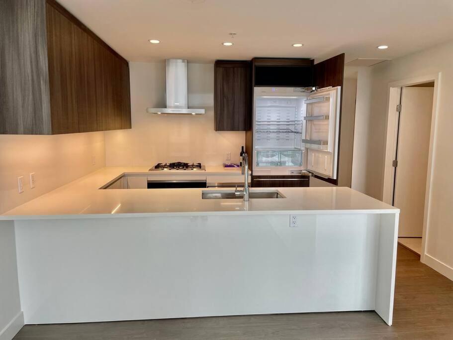 BrandNew Penthouse furnished with Versace 頂級閣樓公寓