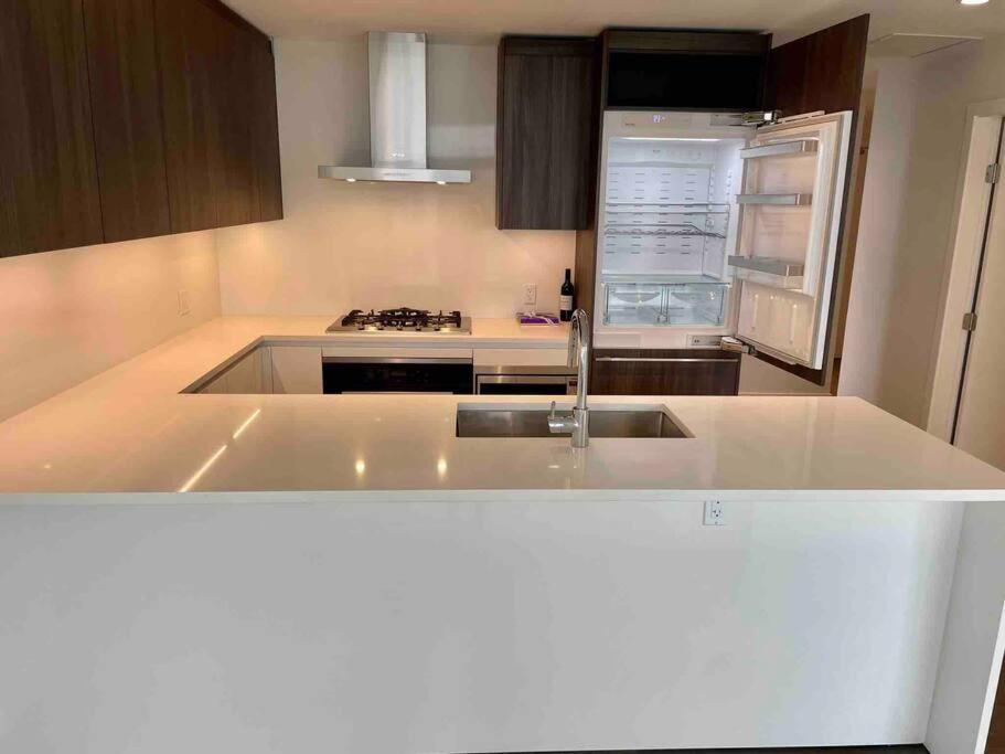 BrandNew Penthouse furnished with Versace 頂級閣樓公寓