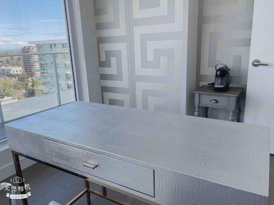 BrandNew Penthouse furnished with Versace 頂級閣樓公寓
