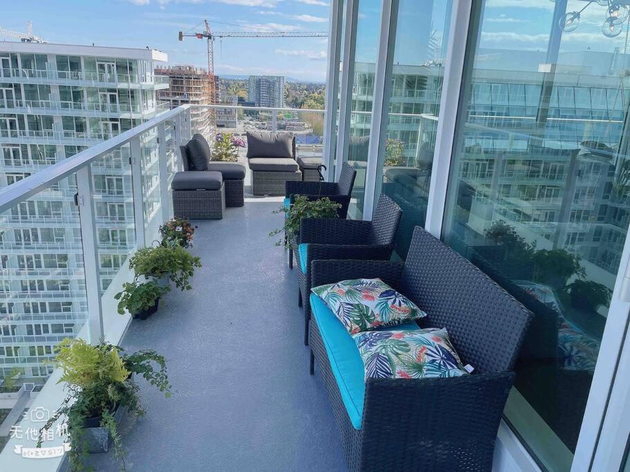 BrandNew Penthouse furnished with Versace 頂級閣樓公寓
