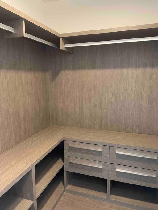 BrandNew Penthouse furnished with Versace 頂級閣樓公寓