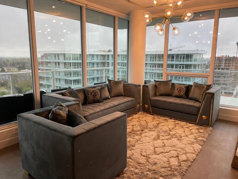 BrandNew Penthouse furnished with Versace 頂級閣樓公寓
