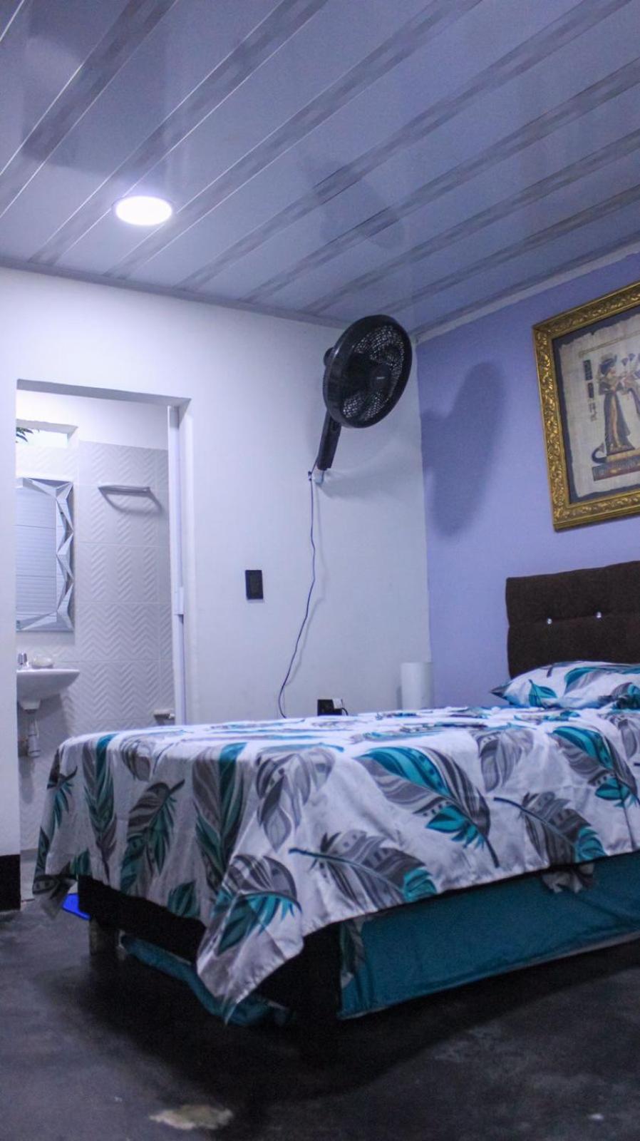 Hostal Queens Deluxe