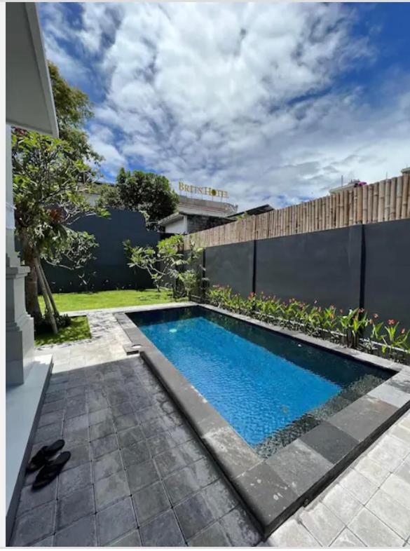 Villa Bridge 3bd view 2