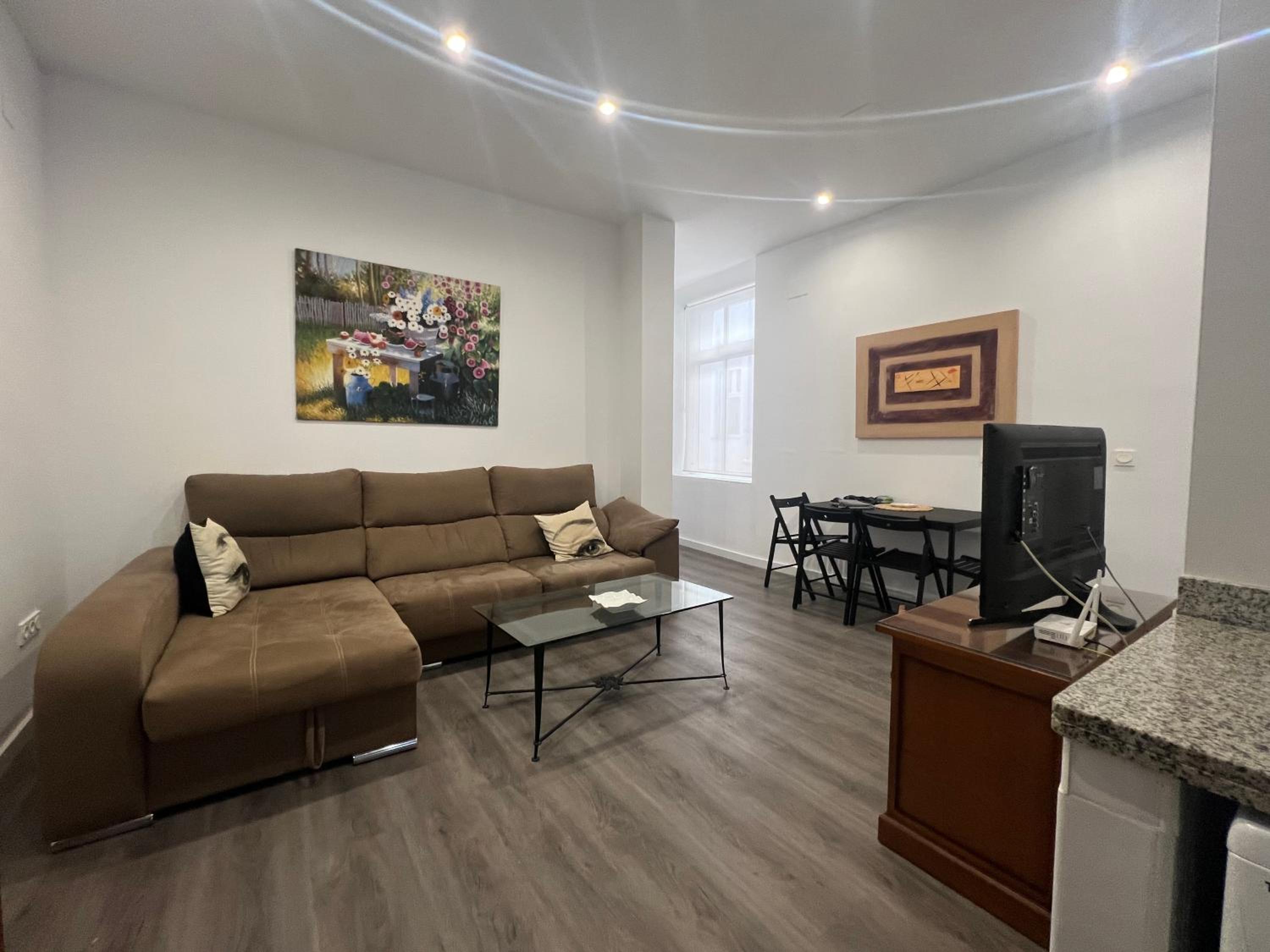 Cozy Apartment Malaga Center near Teatro Cervantes