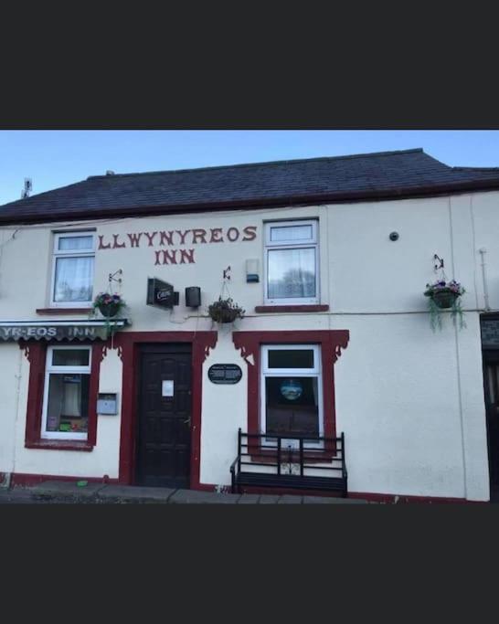 Hotel Old Canal-Side Cottage Taff Trail Merthyr Tydfil - Image 1