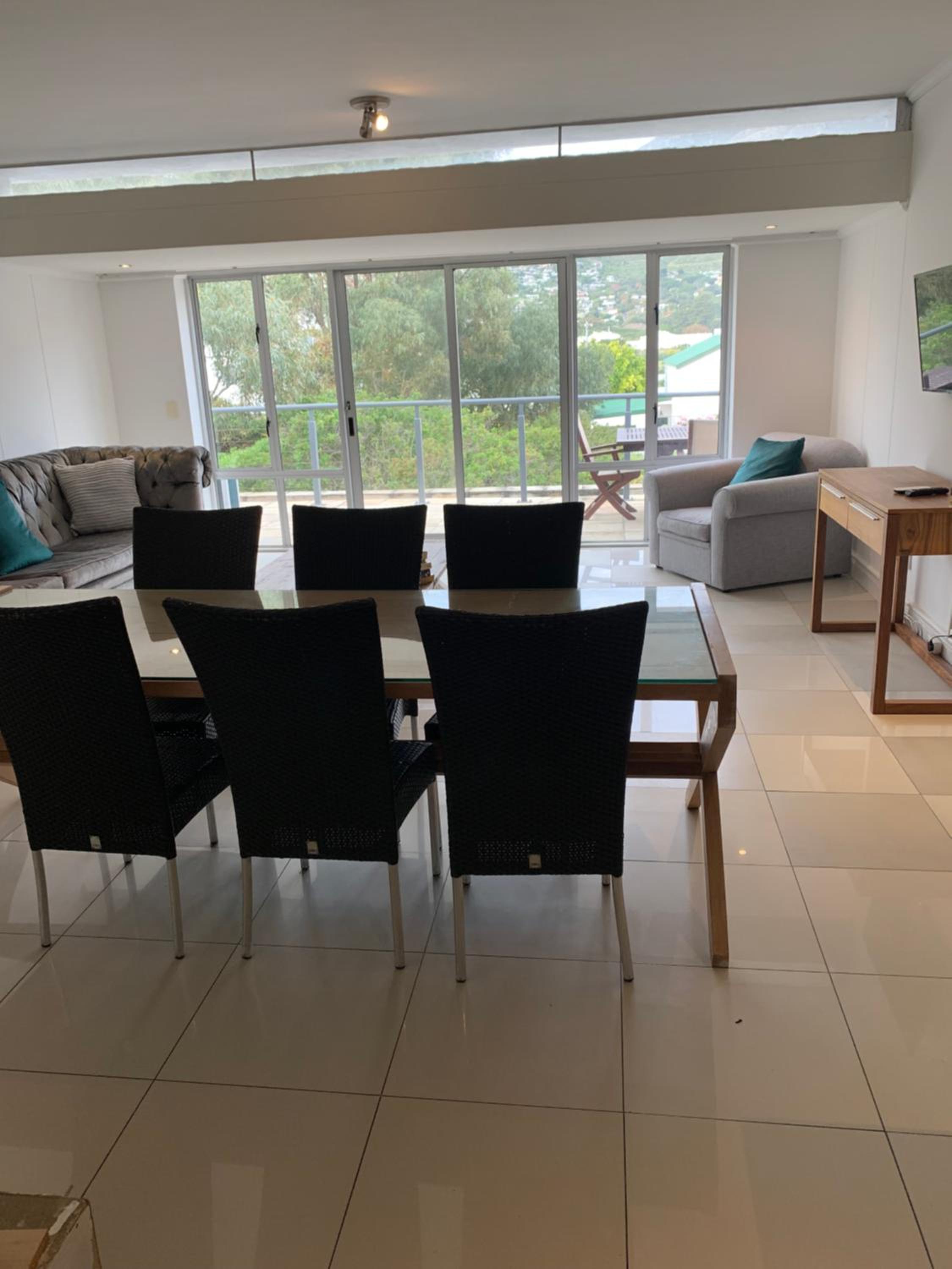 Penthouse at the Pearl of Hout bay view 3