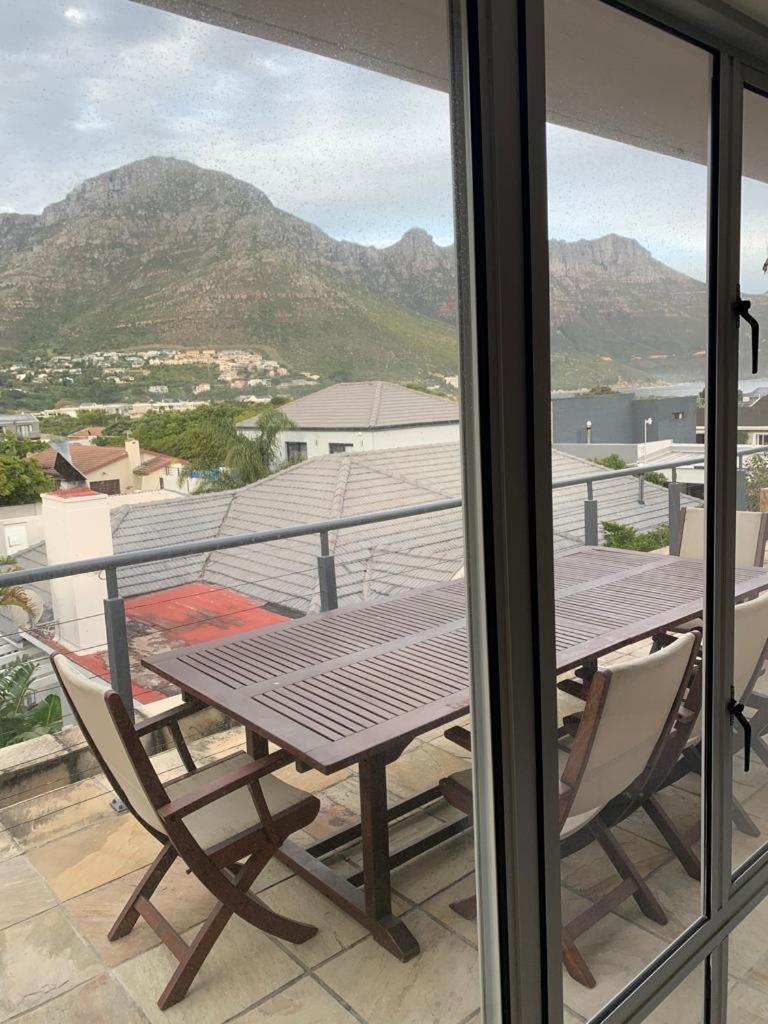 Penthouse at the Pearl of Hout bay view 2