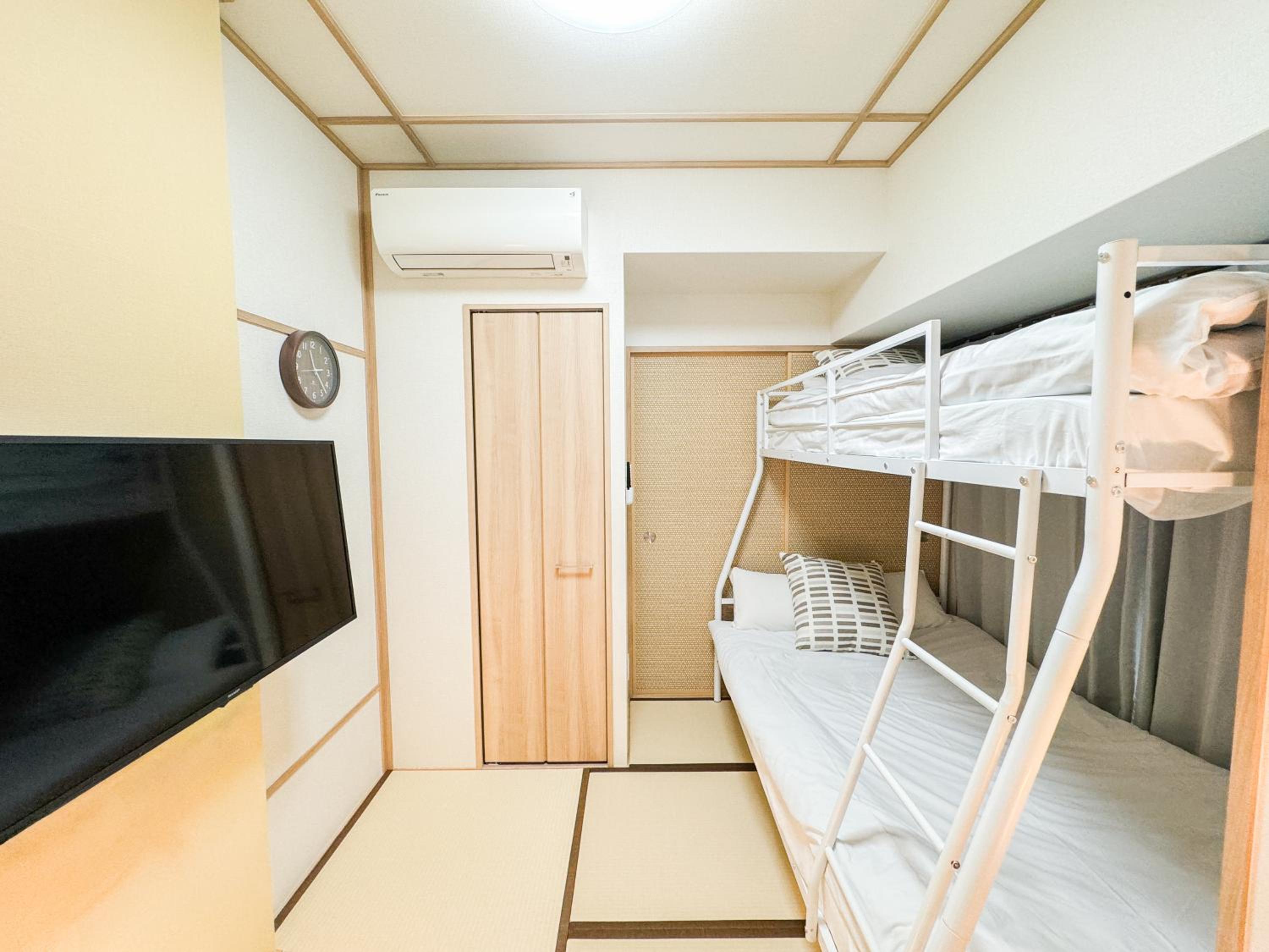 Apartment Hotel Side of Shinsaibashi Shopping street