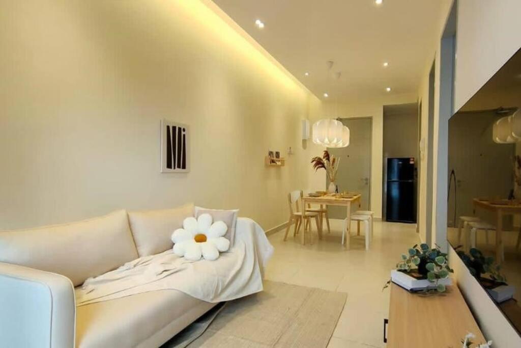 Sky Heaven Design 3 Pax, 5 Min to DesaPark City