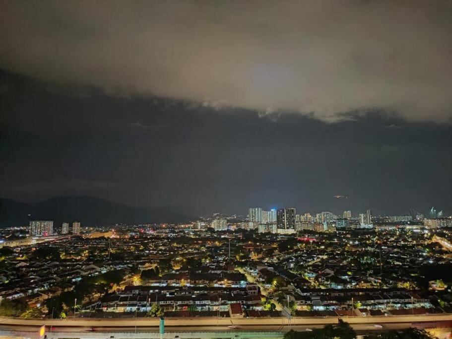 Sky Heaven Design 3 Pax, 5 Min to DesaPark City