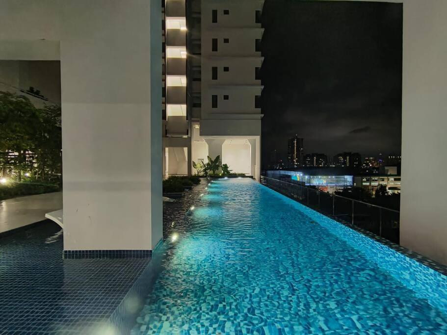 Sky Heaven Design 3 Pax, 5 Min to DesaPark City