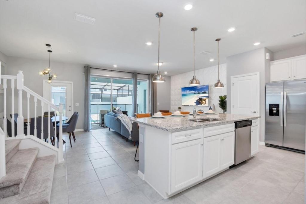 5 Bed in Windsor Island Resort townhouse view 4