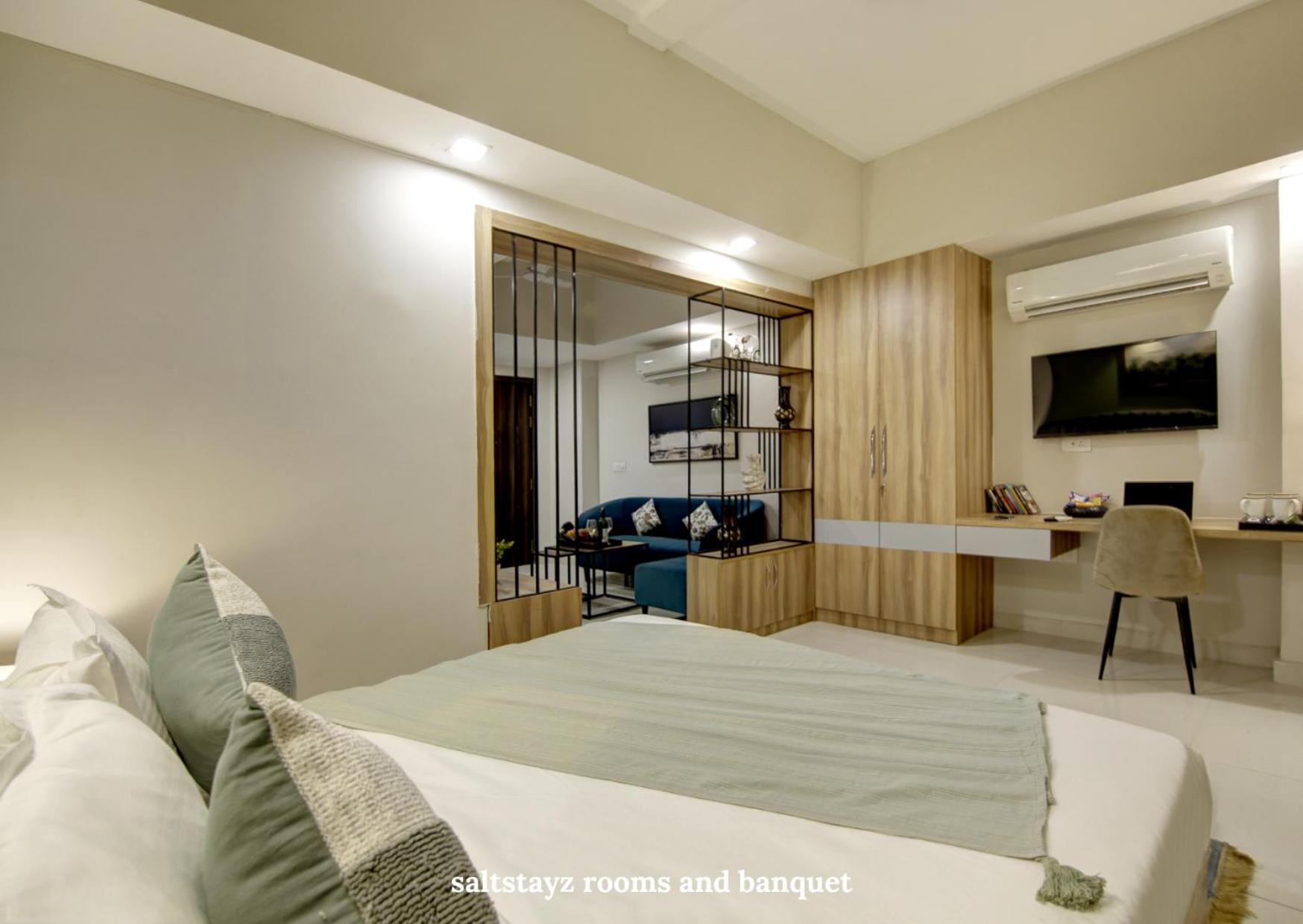 Saltstayz Premier Executive Serviced Apartment - Golf Course Extension Road view 3