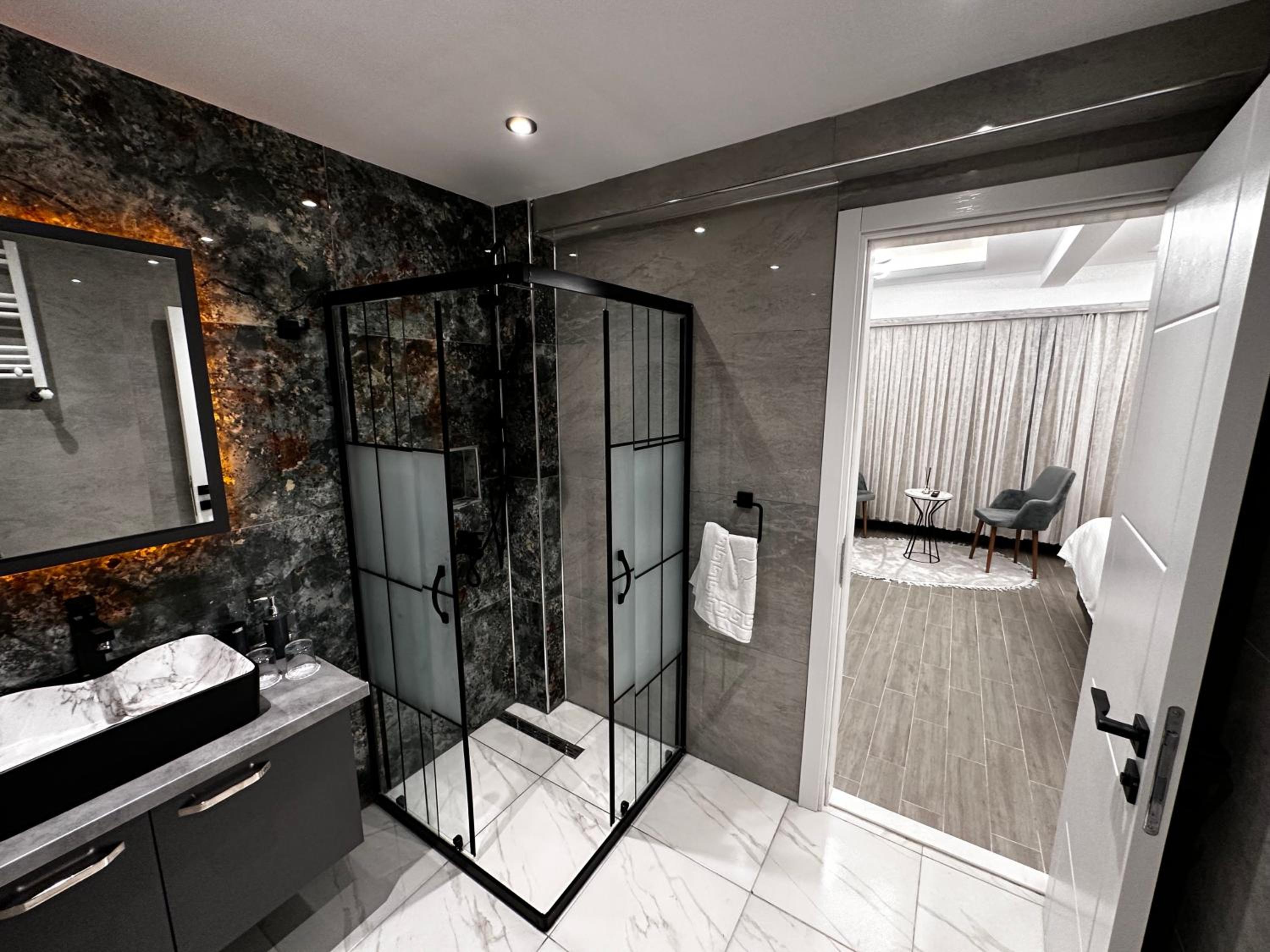 Blue Moonrise Otel - Image 79