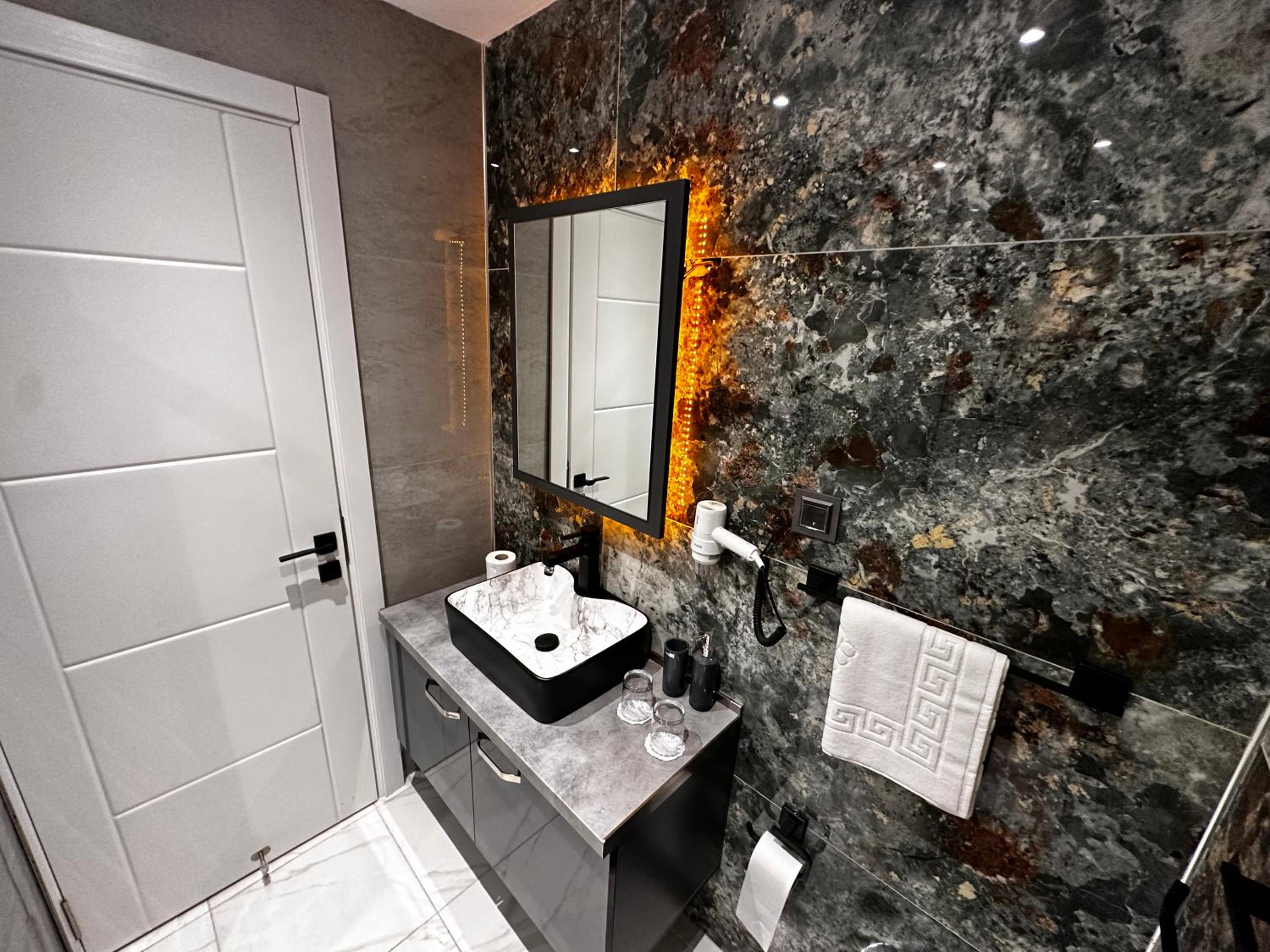 Blue Moonrise Otel - Image 80