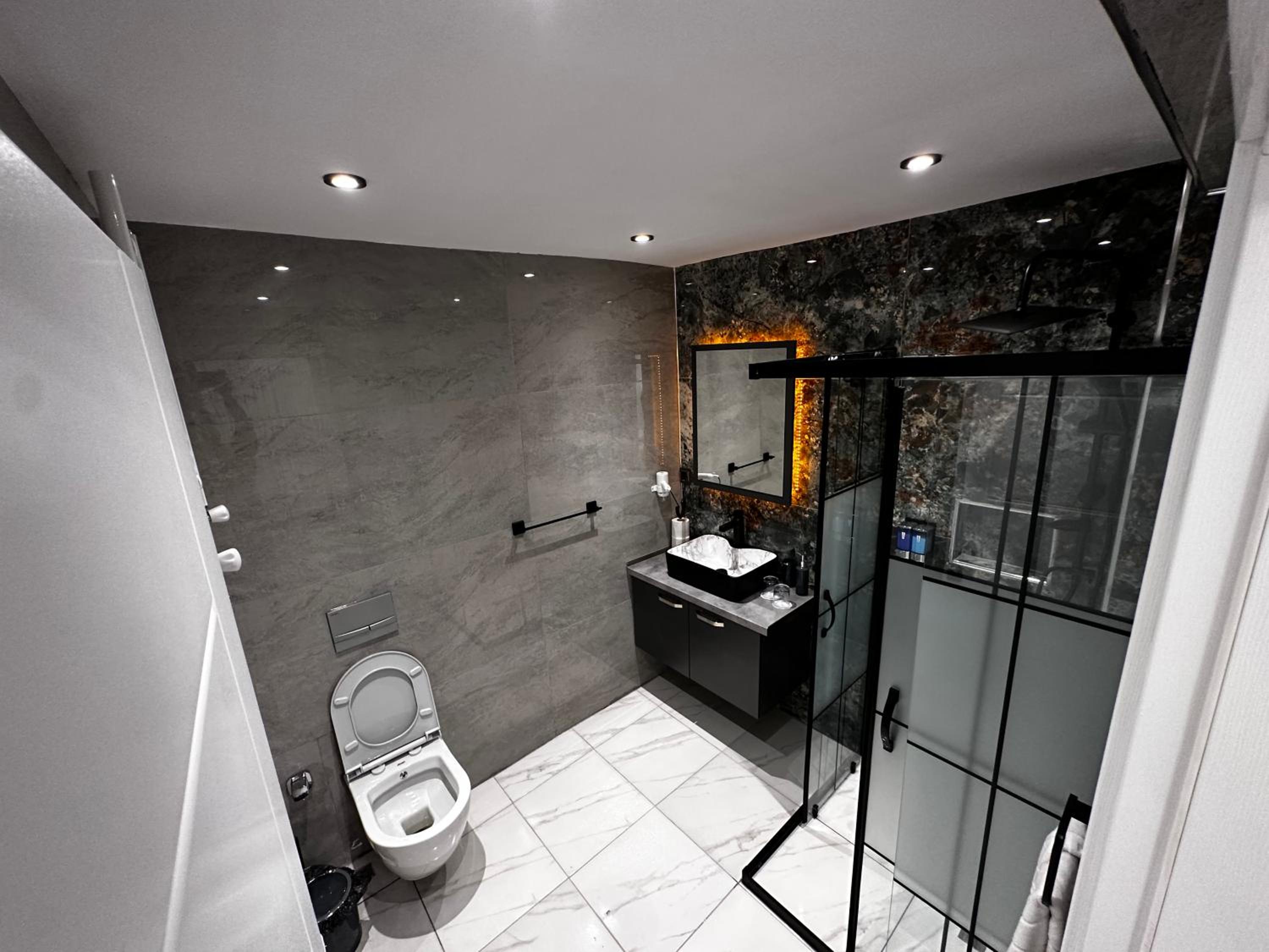 Blue Moonrise Otel - Image 81