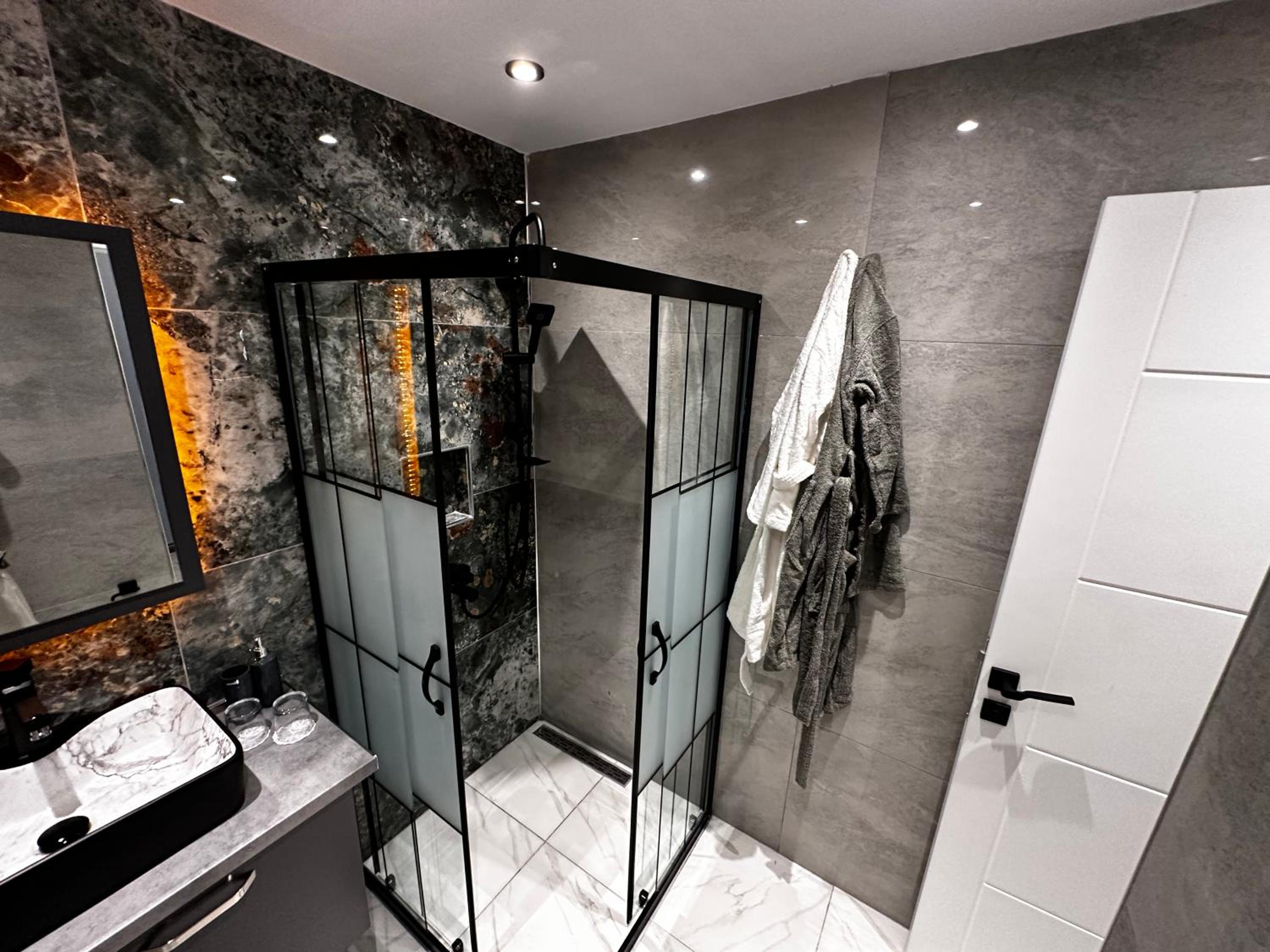 Blue Moonrise Otel - Image 83