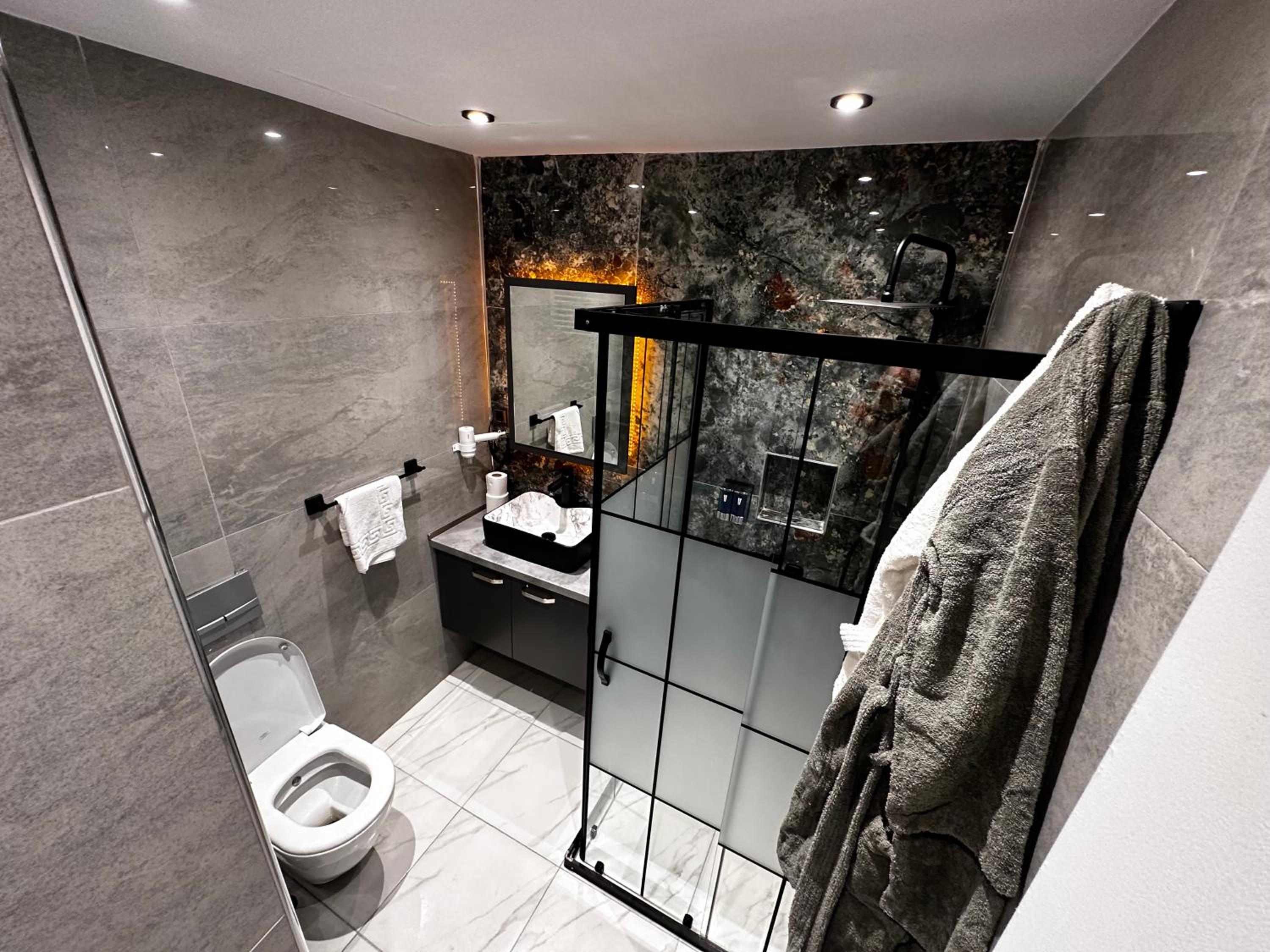 Blue Moonrise Otel - Image 85