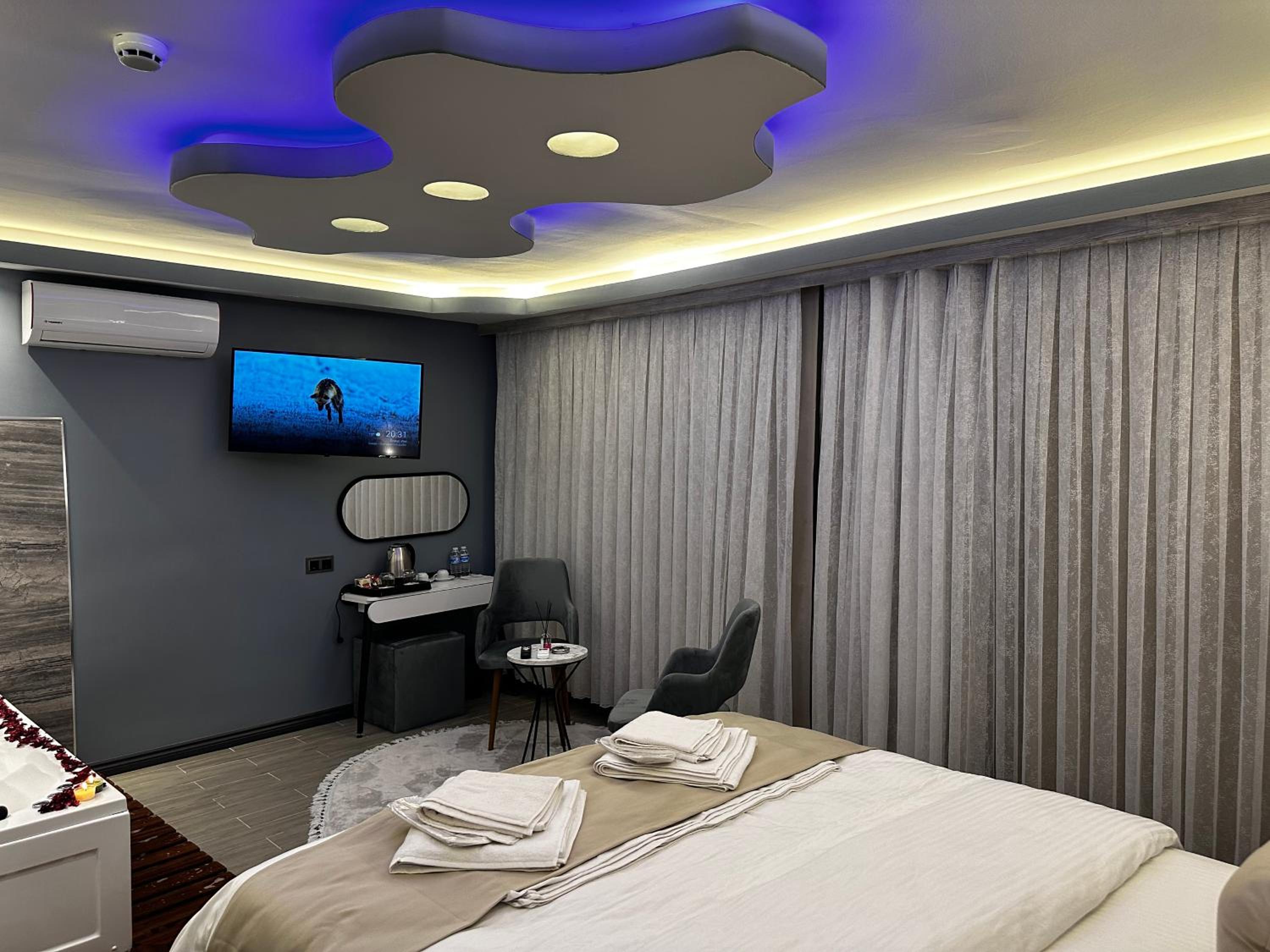 Blue Moonrise Otel - Image 24