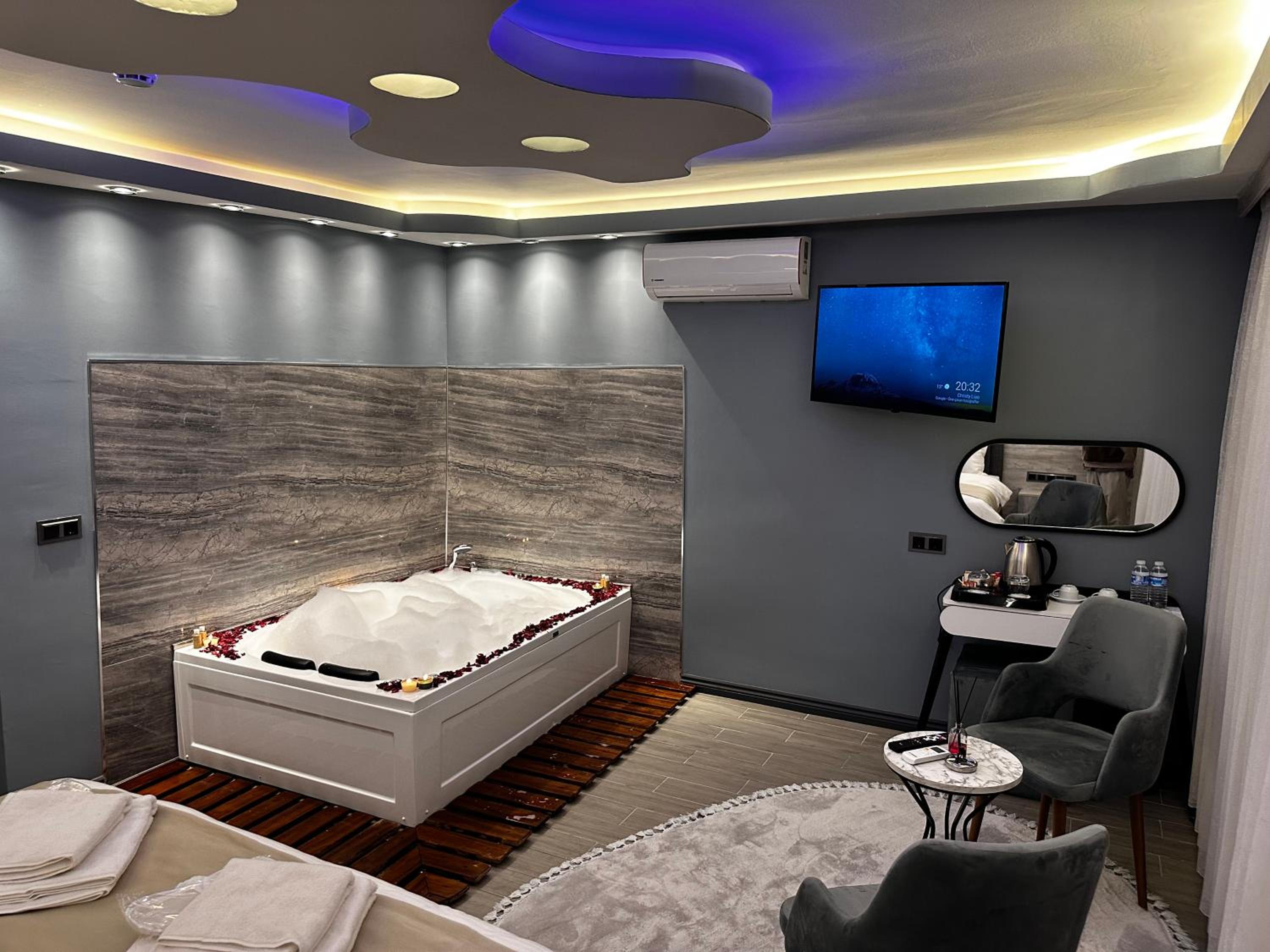 Blue Moonrise Otel - Image 26