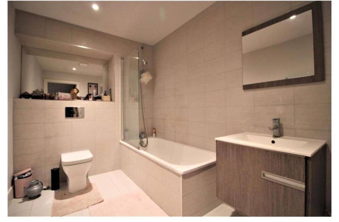 Rent Luxuri - Luxury 2 bed Apartment