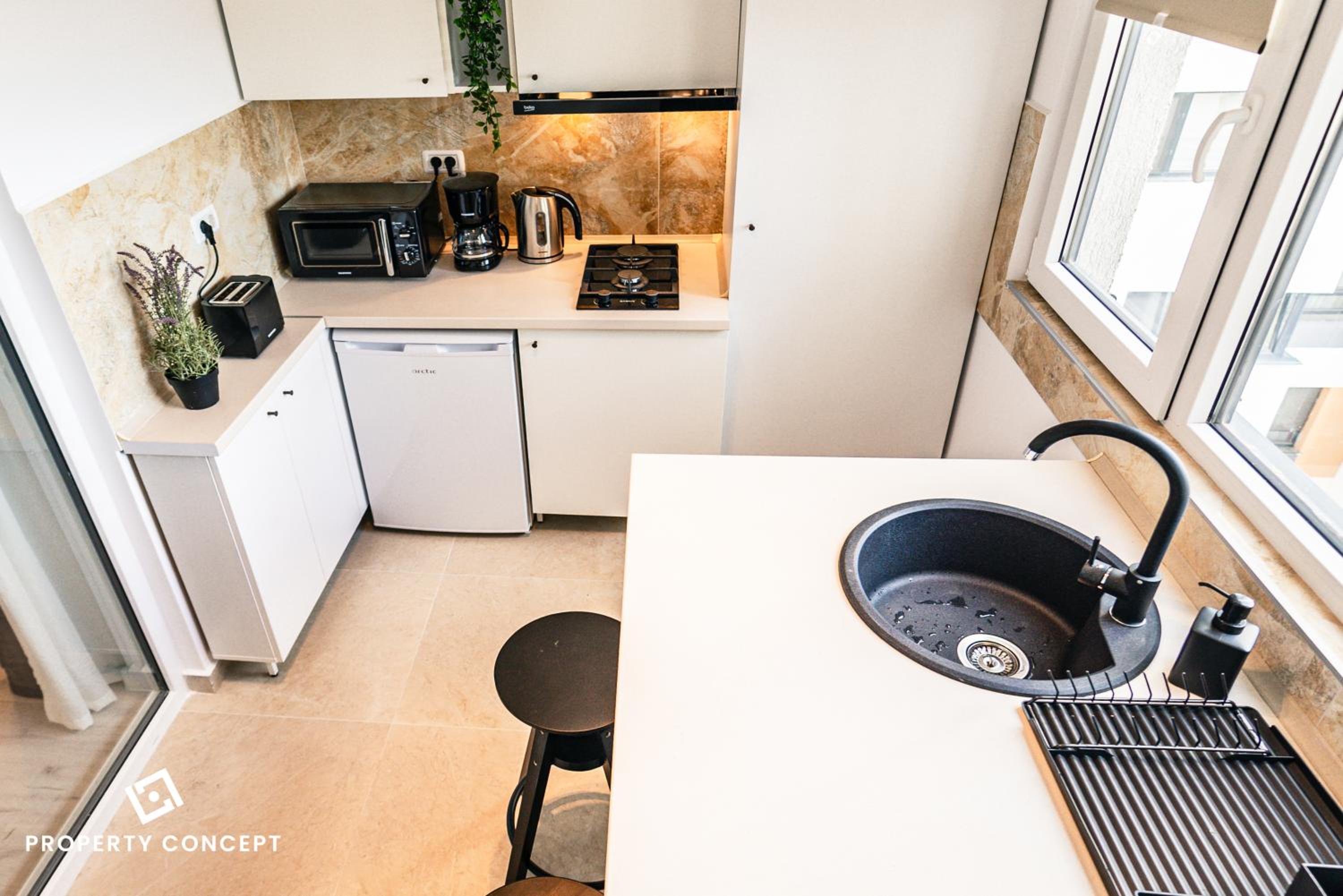 Central Residence Apartment 505 view 5