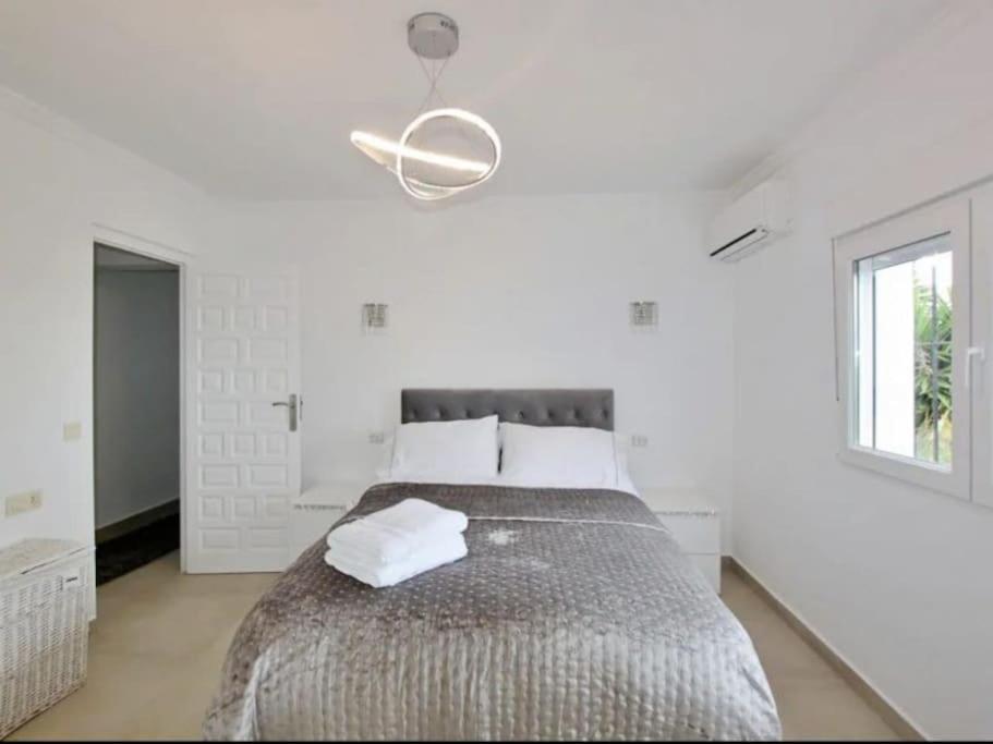 Luxury Four Bedroom Moraira Villa with Heated Pool