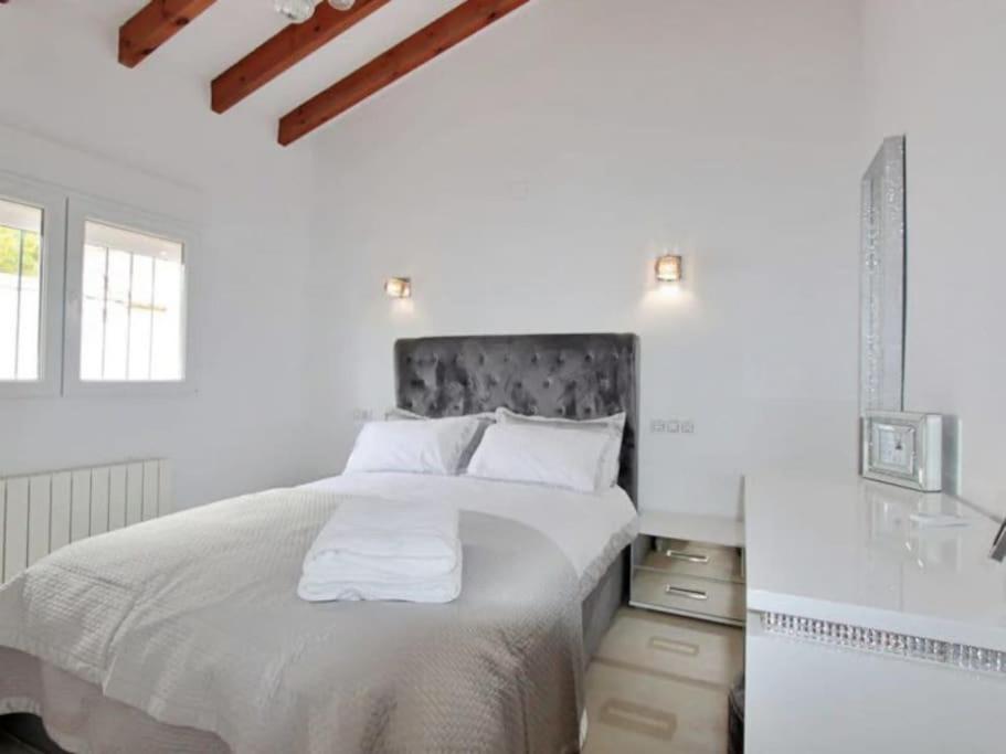Luxury Four Bedroom Moraira Villa with Heated Pool