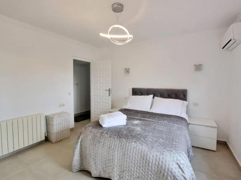 Luxury Four Bedroom Moraira Villa with Heated Pool