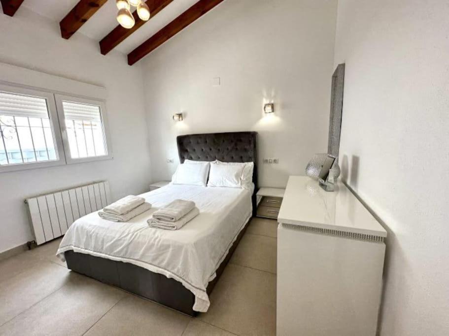 Luxury Four Bedroom Moraira Villa with Heated Pool