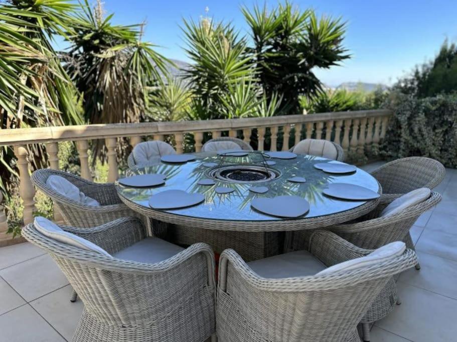 Luxury Four Bedroom Moraira Villa with Heated Pool