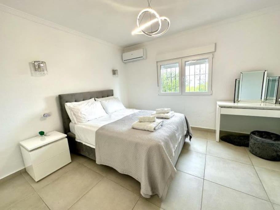 Luxury Four Bedroom Moraira Villa with Heated Pool