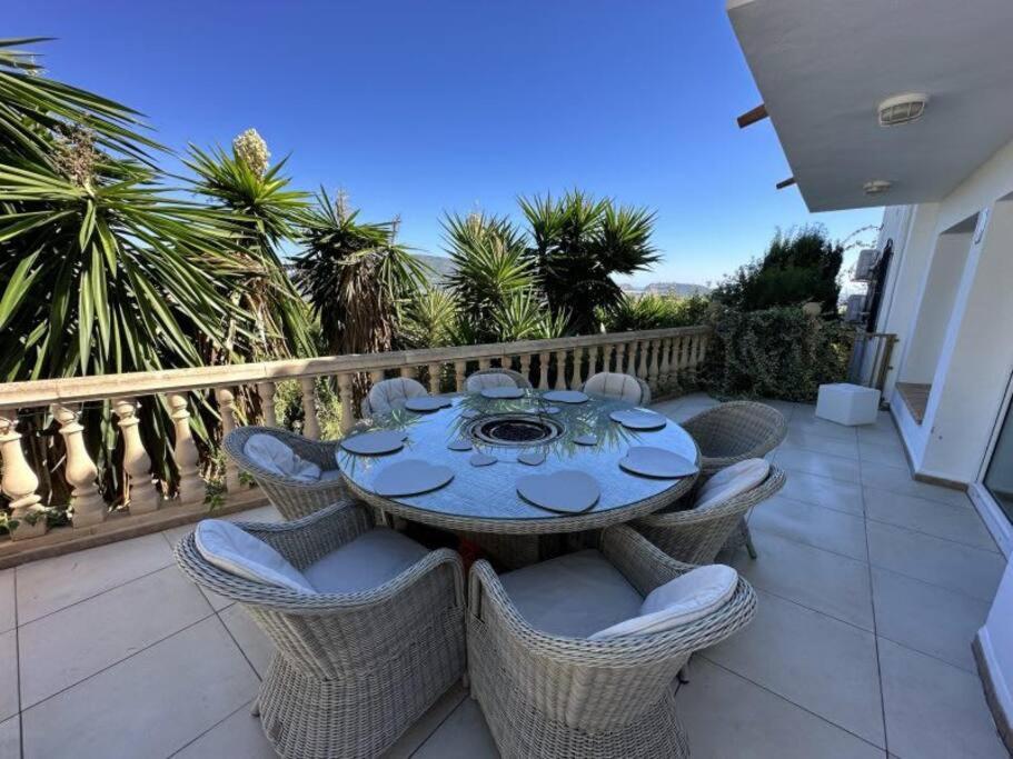 Luxury Four Bedroom Moraira Villa with Heated Pool