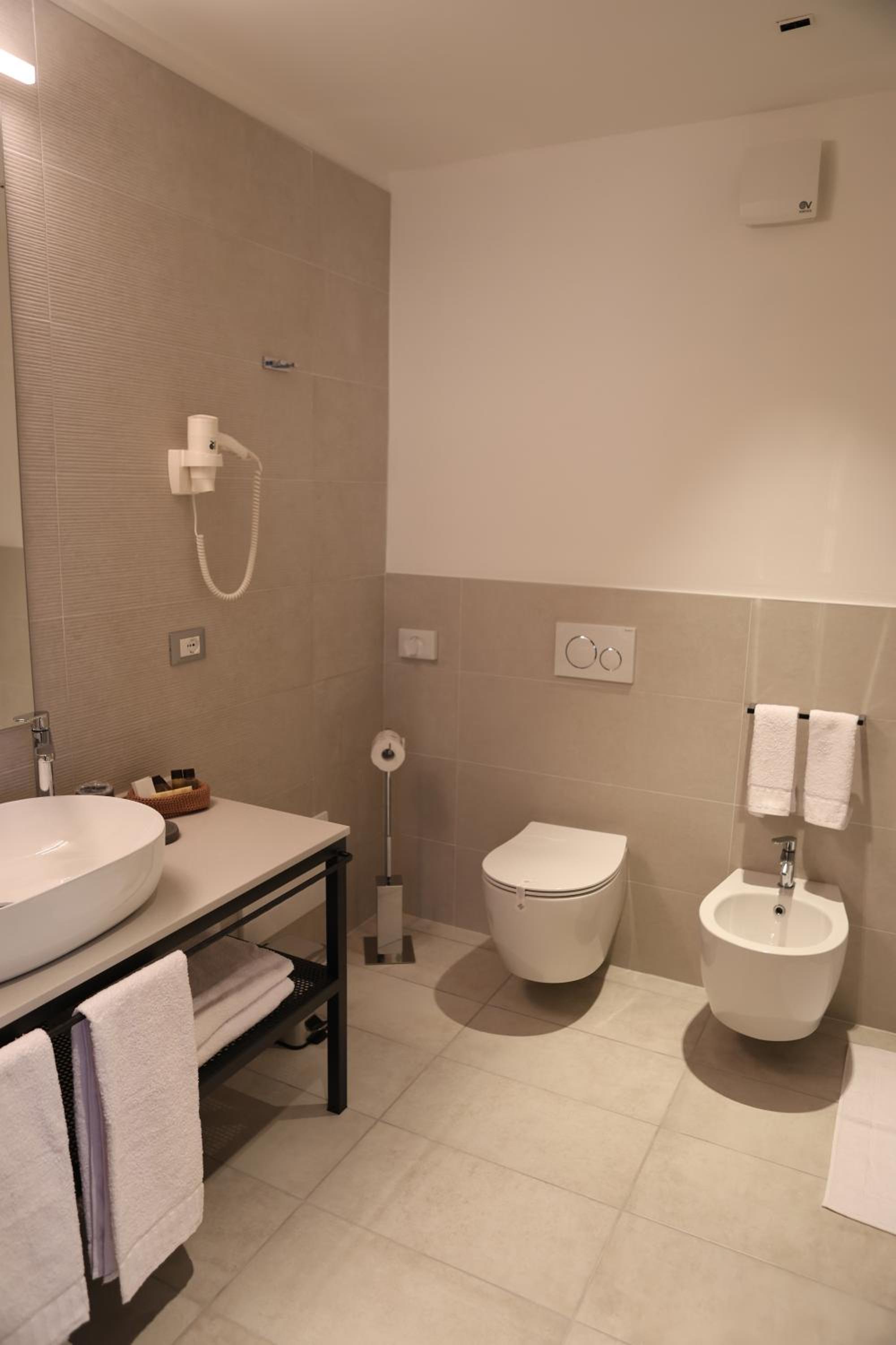 DOMUS AQUENIGRE