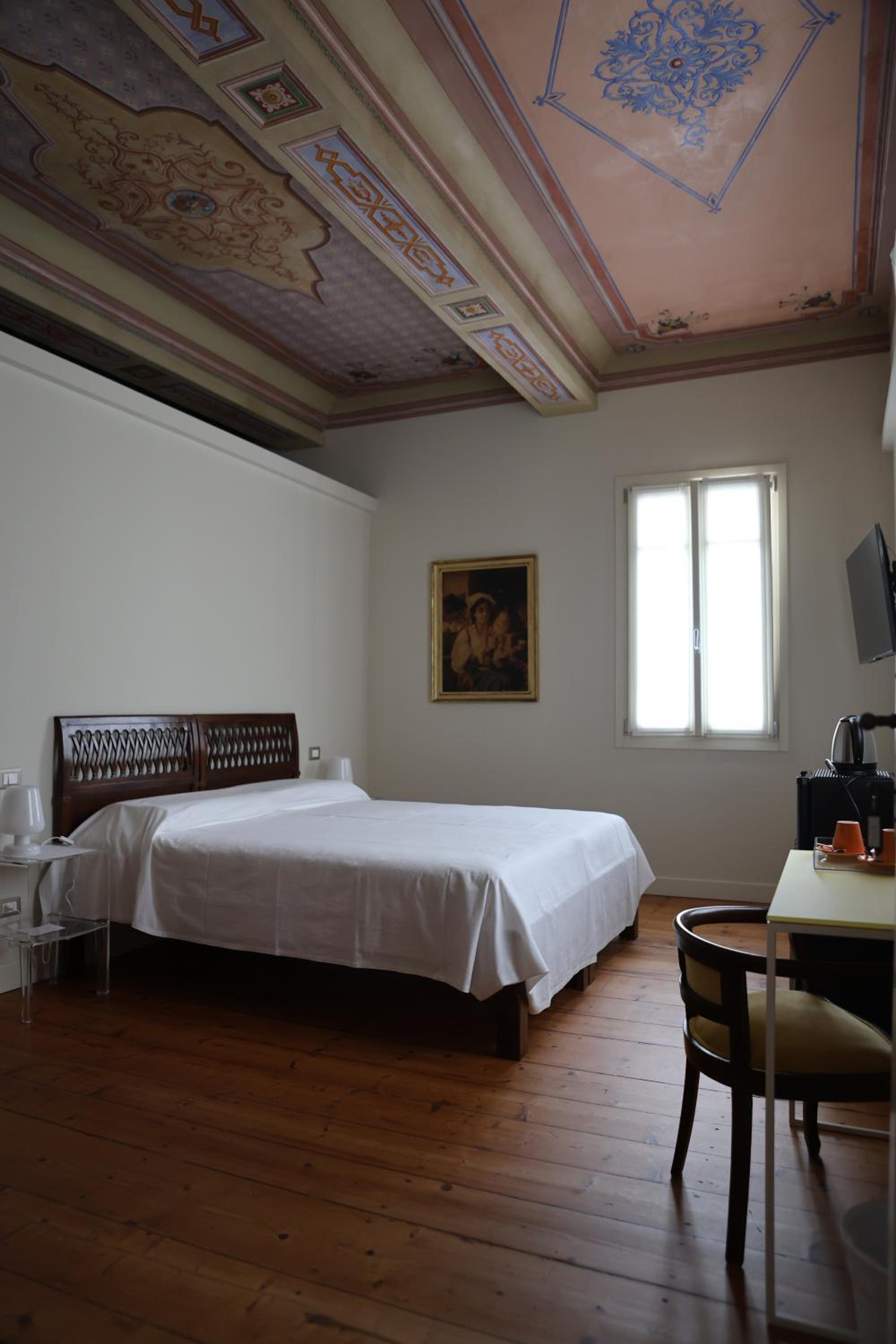 DOMUS AQUENIGRE