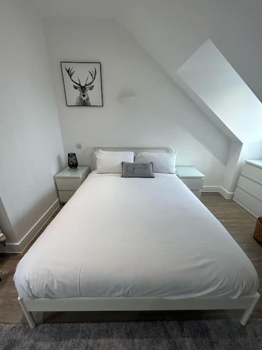 7 Studio, Filton, next to airbus view 3