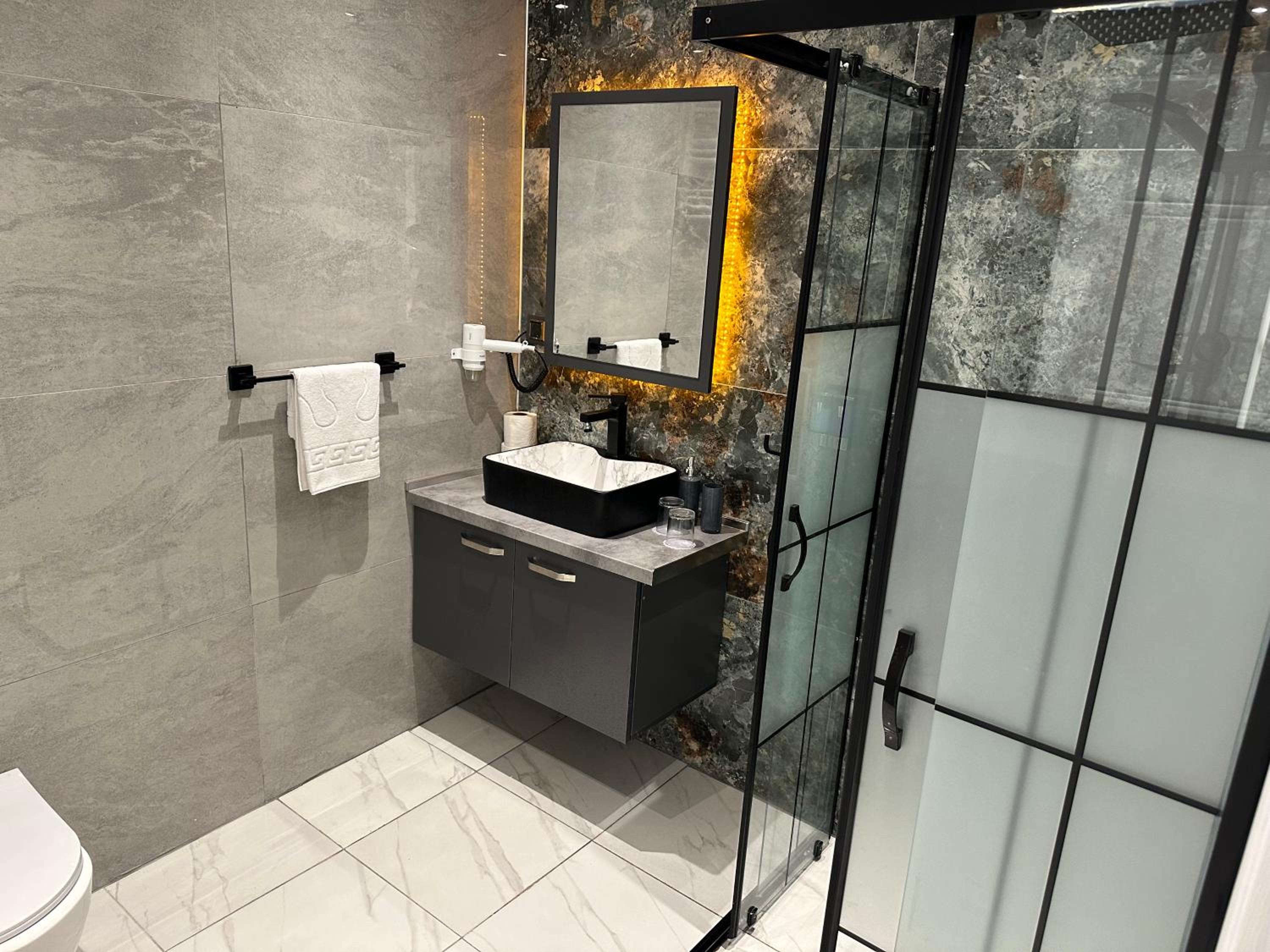 Blue Moonrise Otel - Image 87