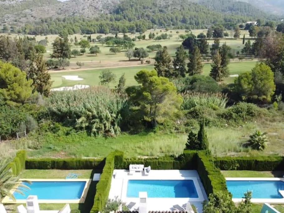 Three bedroom villa with private pool in Golfers Paradise