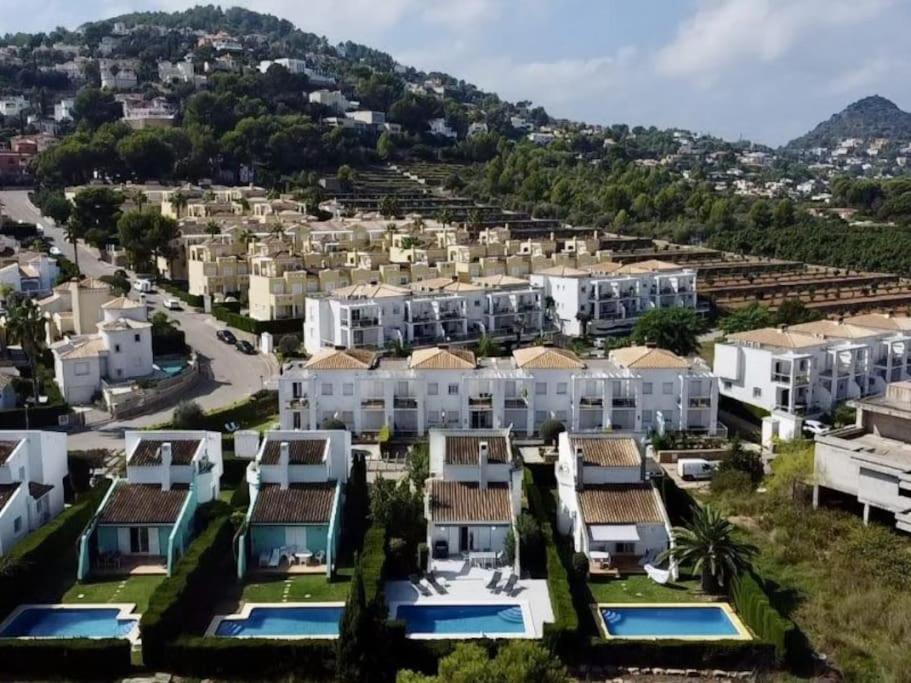Three bedroom villa with private pool in Golfers Paradise