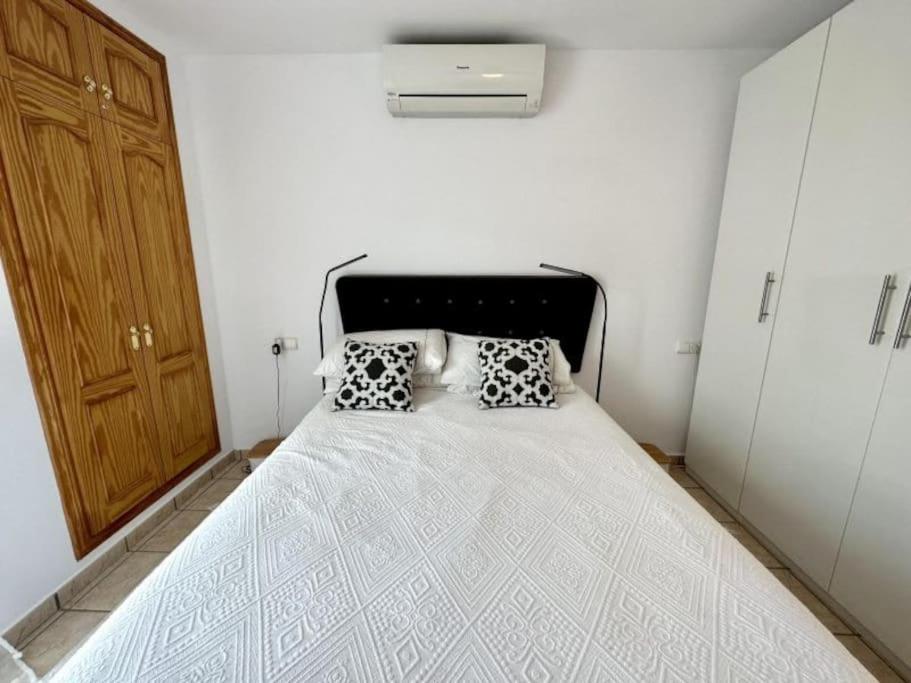Three bedroom villa with private pool in Golfers Paradise