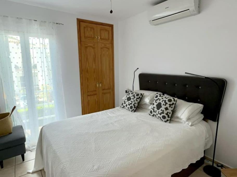 Three bedroom villa with private pool in Golfers Paradise