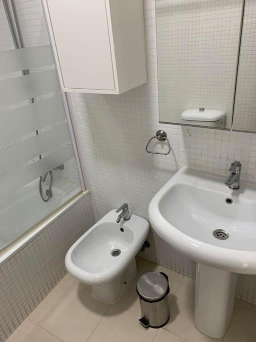 Estudio Capuchinos en Málaga — bathroom